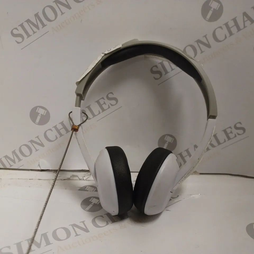 SKULLCANDY UPROAR HEADPHONES - WHITE