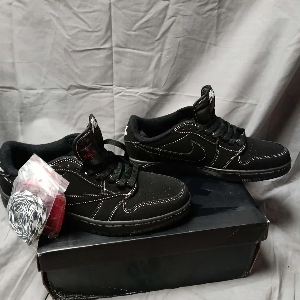 NIKE AIR MEN'S SNEAKERS UK SIZE 8.5 - CACTUS JACK, TRAVIS SCOTT EDITION BLACK  WITH SPARE LACES