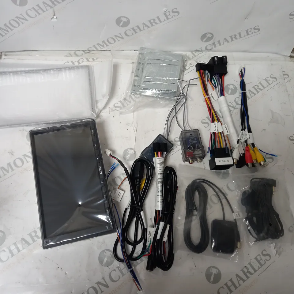 IN-DASH-AUTO VIDEO & NAVIGATION