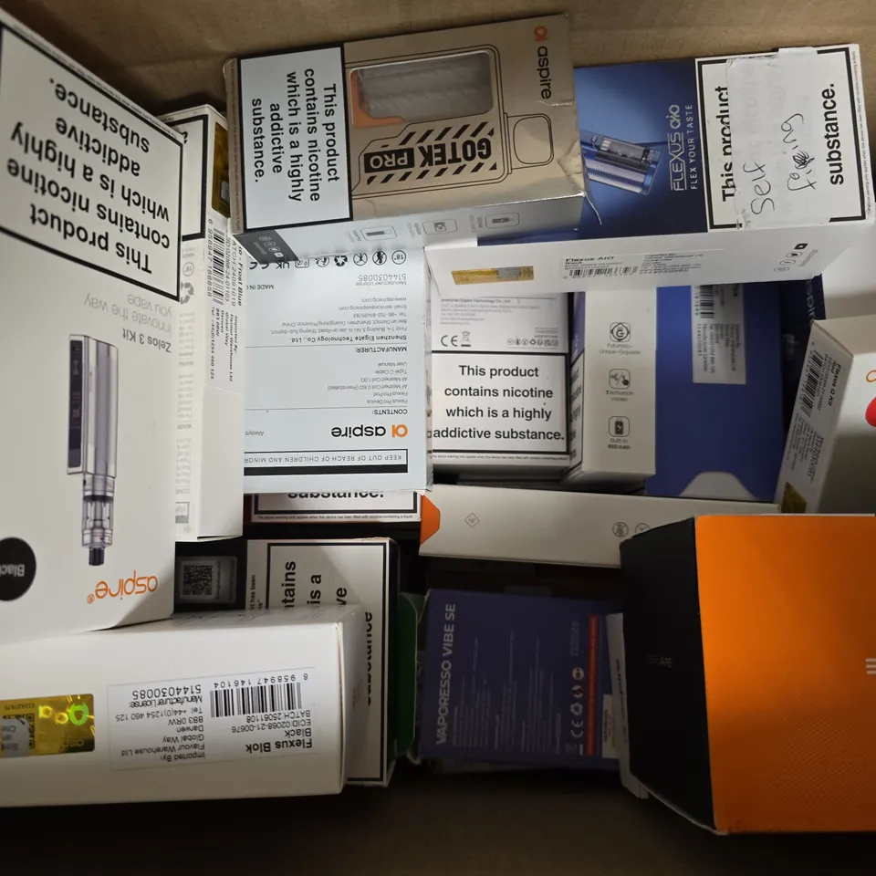 BOX OF APPROXIMATELY 20 ASSORTED E-CIGARETTE AND VAPING PRODUCTS TO INCLUDE VOOPOO, ASPIRE, ETC - COLLECTION ONLY