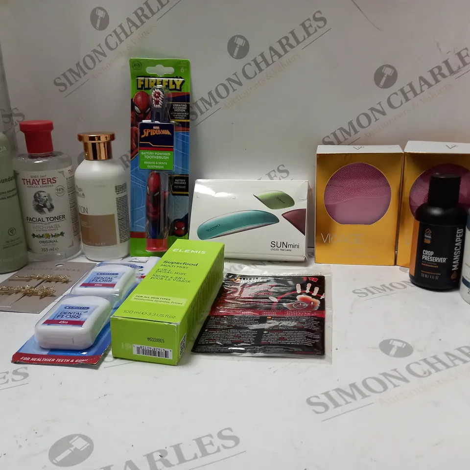 LOT OF BEAUTY ITEMS TO INCLUDE FACIAL TONER, ETC