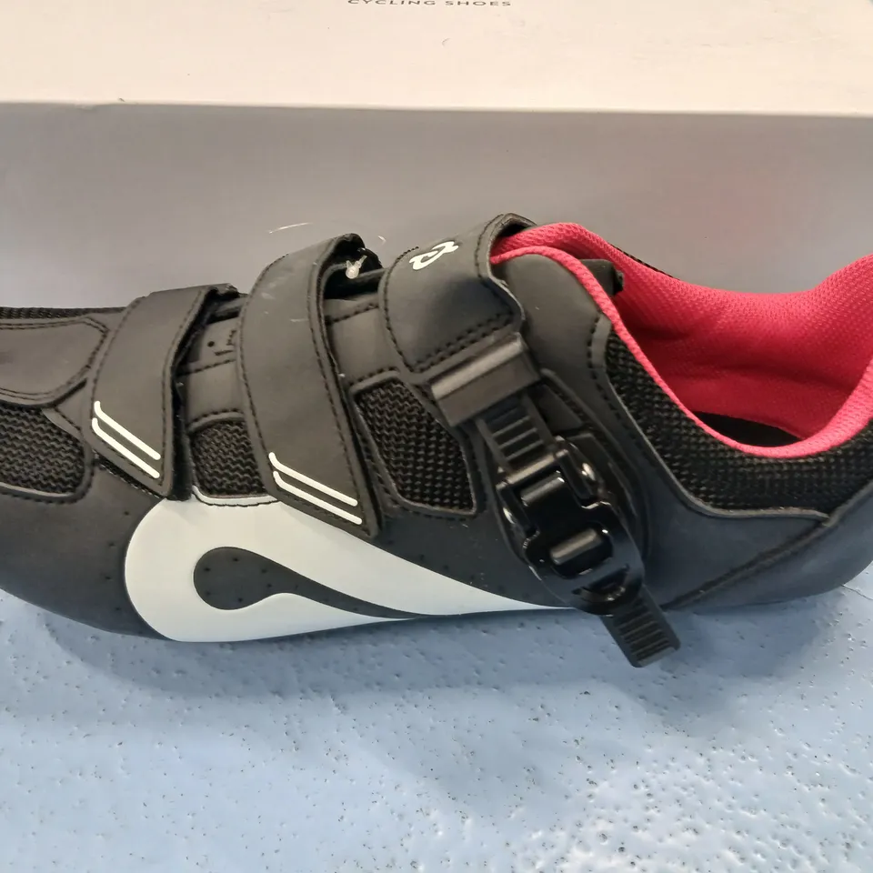 PELOTON CYCLING SHOES – BLACK WITH RED LINING SIZE 48