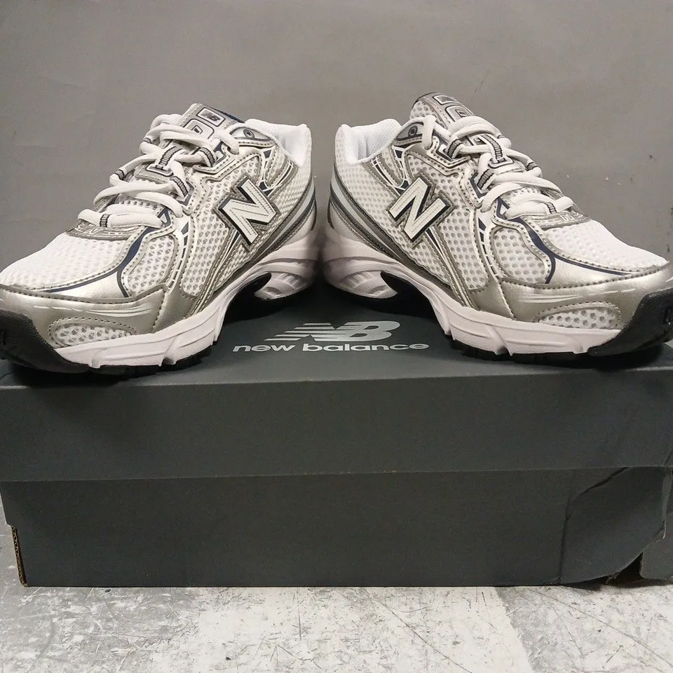 BOXED PAIR OF NEW BALANCE 740 TRAINERS IN WHITE/SILVER/BLACK SIZE UK 5