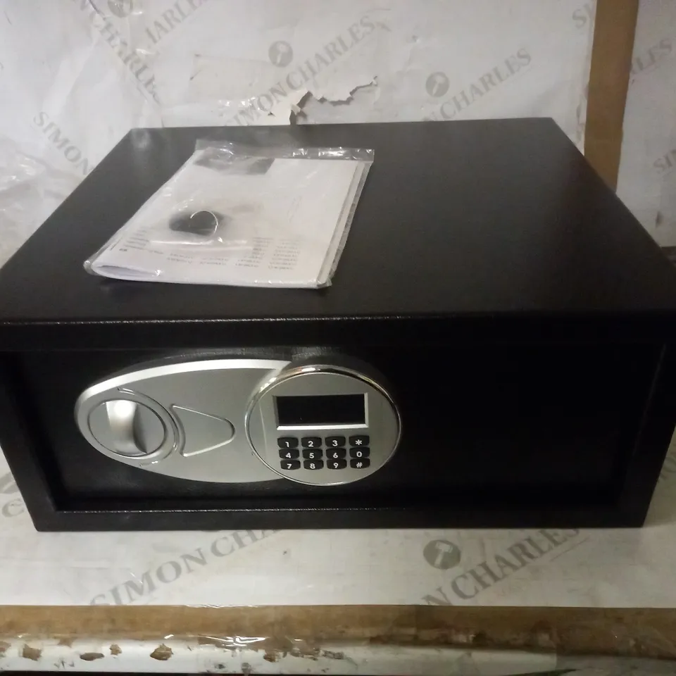 AMAZON BASICS ELECTRONIC SECURITY SAFE
