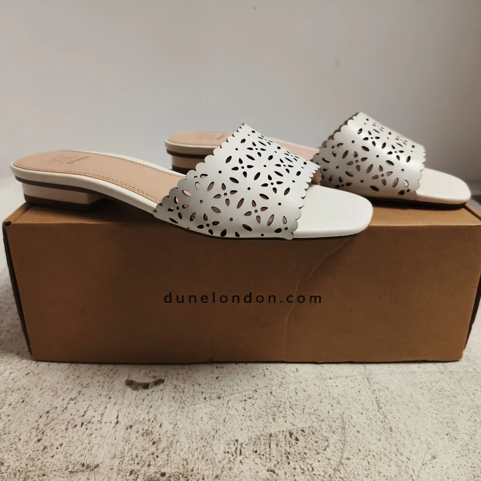 BOXED PAIR OF DUNE LONDON LASER CUT SLIDERS IN WHITE LEATHER SIZE 3
