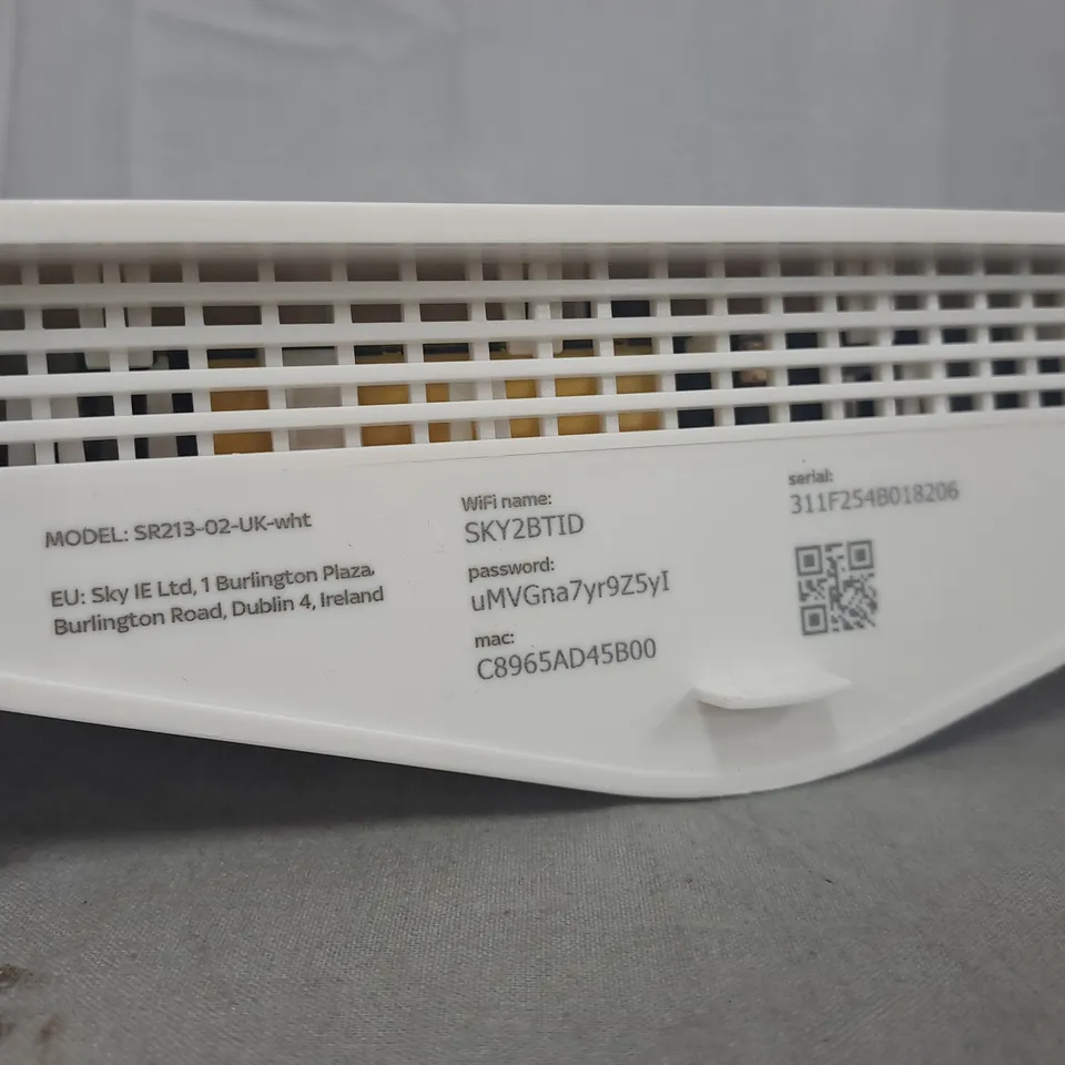 SKY SR213-02-UK-WHT WIRELESS ROUTER