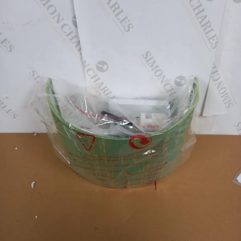 GREEN PLASTIC WALL LIGHT