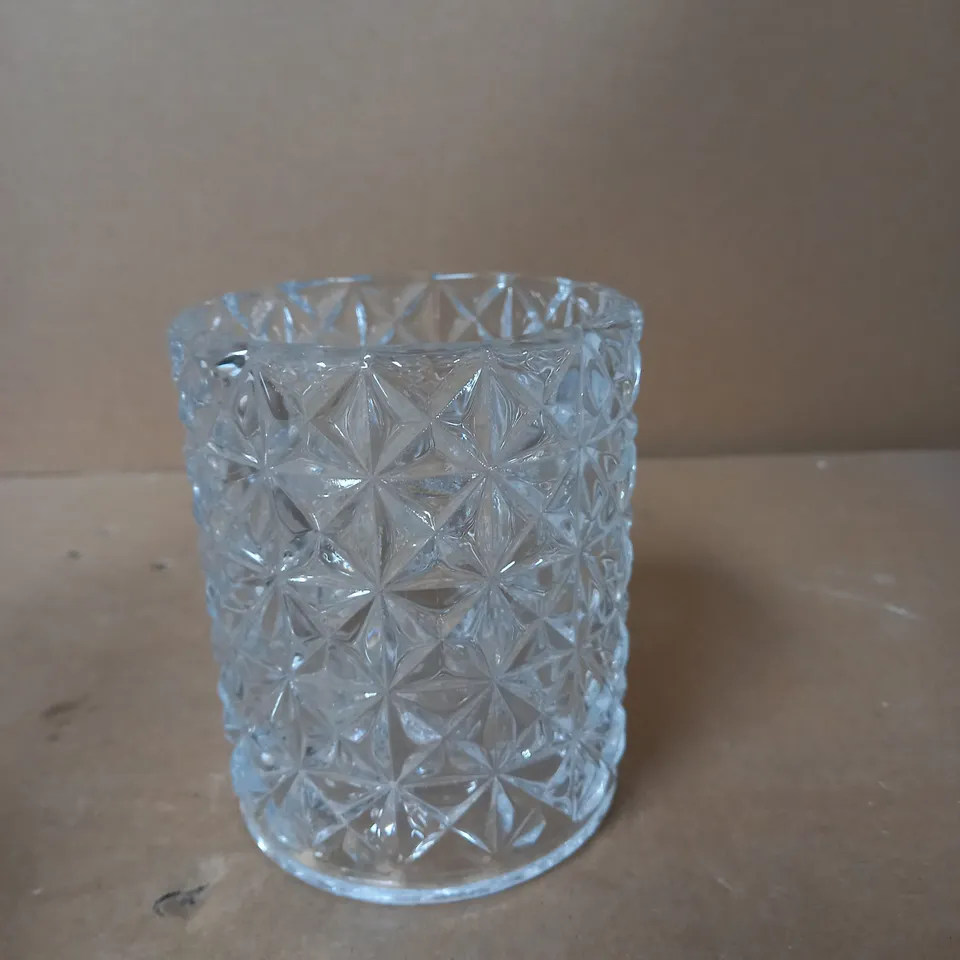 VICTORIA SPARE GLASS LIGHT SHADE 