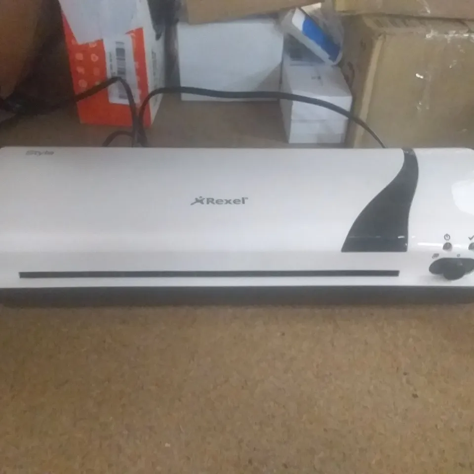 REXEL STYLE A4 HOME AND OFFICE LAMINATOR