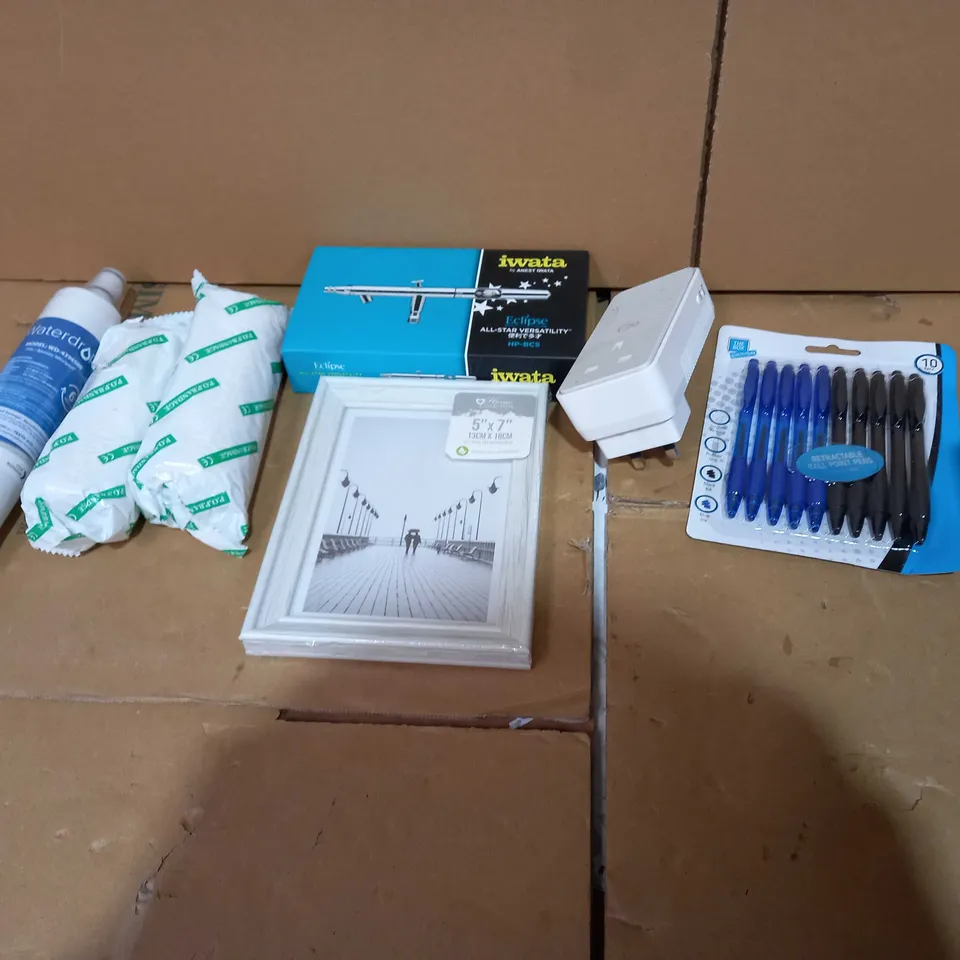 TOTE OF APPROXIMATELY 16 ASSORTED ITEMS TO INCLUDE A WIRED BOOSTER, A WATER BOOSTER M - WD-4396508, A IWATER AND A PICTURE FRAME