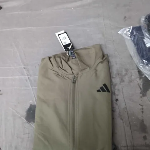 ADIDAS OLIVE GREEN MEN'S ZIP-FRONT JACKET – UK M