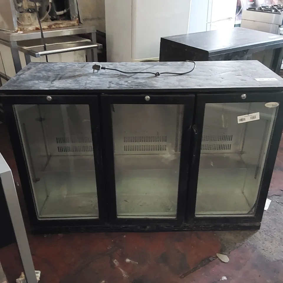 BACK BAR COOLER 3 HINGED DOORS PD30H