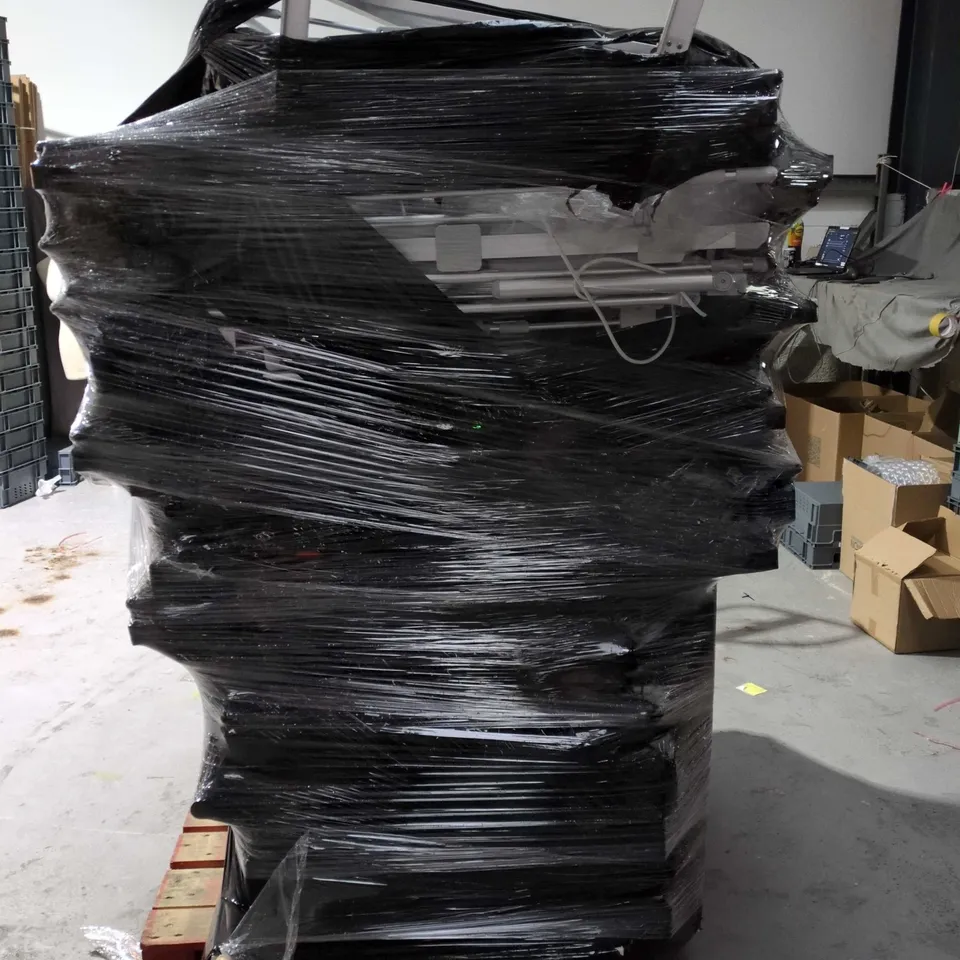 PALLET CONTAINING LARGE QUANTITY OF 3 TIER HEATED AIRERS  