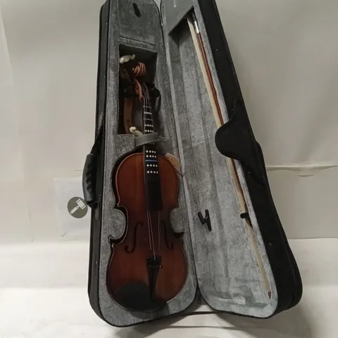 SONICAKE VIOLIN 4/4 WITH BOW IN CASE