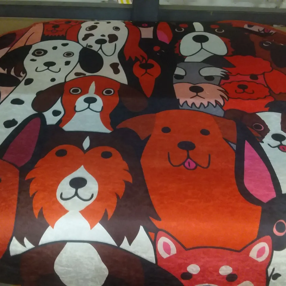 BATHMAT WITH DOG PRINT 