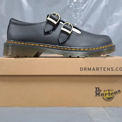 BOXED PAIR OF DR MARTENS 8065 Y SHOES IN BLACKS SIZE UK 5.5