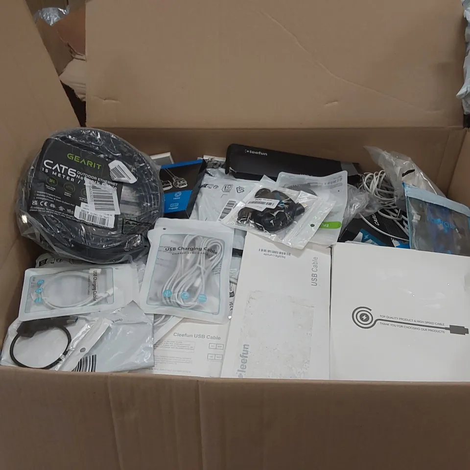 PALLET CONTAINING A LARGE QUANTITY OF ASSORTED CABLES INCLUDING: USB TYPE C CABLES, HDMI CABLES, ETHERNET CABLES ECT