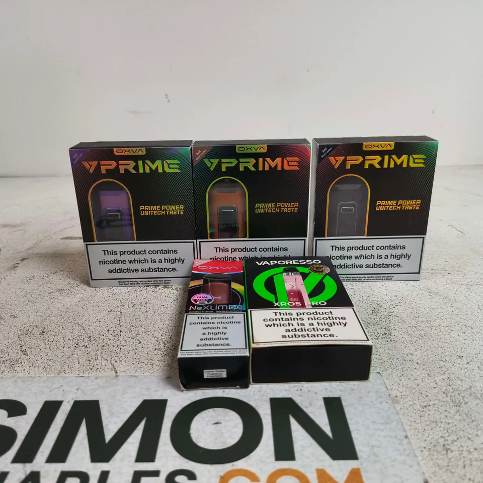 BOX OF APPROXIMATELY 30 ASSORTED E-CIGARETTES AND COMPONENTS TO INCLUDE OXVA V PRIME, VAPORESSO ETC