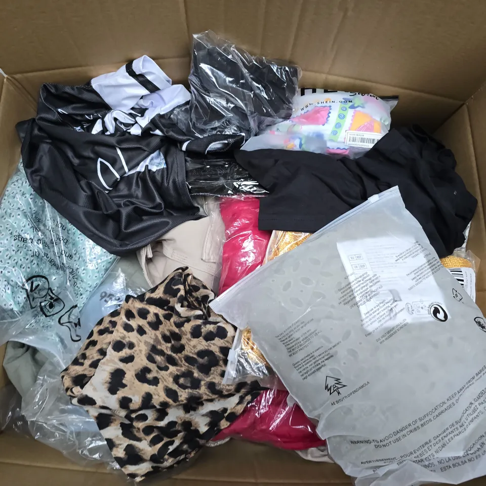 APPROXIMATELY 35 ASSORTED CLOTHING ITEMS IN VARIOUS SIZES, STYLES & COLOURS TO INCLUDE DRESSES, TOPS, SHIRTS, ETC - COLLECTION ONLY