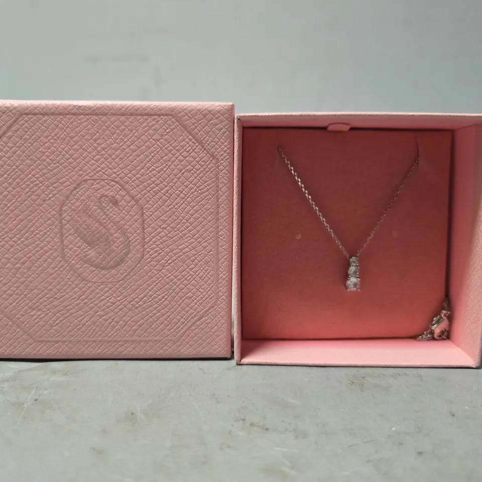 BOXED SWAROVSKI ATTRACT TRILOGY ROUND PENDANT NECKLACE 