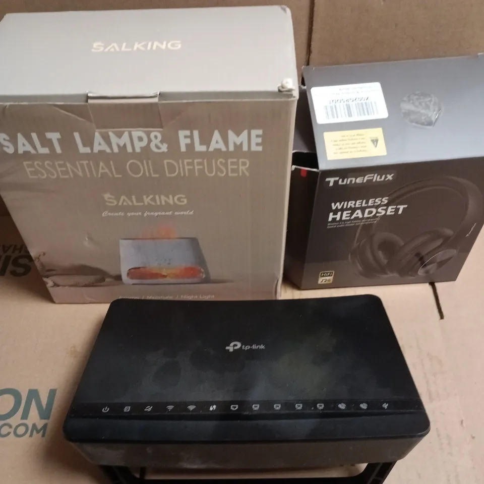 APPROXIMATELY 10 ASSORTED ELECTRICAL ITEMS TO INCLUDE ROUTER, DIFFUSER, WIRELESS HEADSET ETC