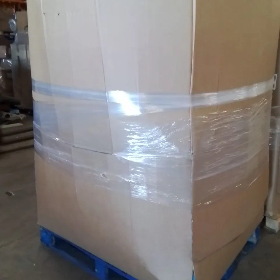 PALLET CONTAINING A LARGE QUANTITY OF PILLOWS 