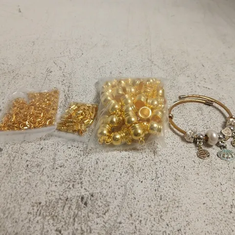 APPROXIMATELY 15 ASSORTED JEWELLERY ITEMS IN VARIOUS STYLES AND SIZES - COLLECTION ONLY