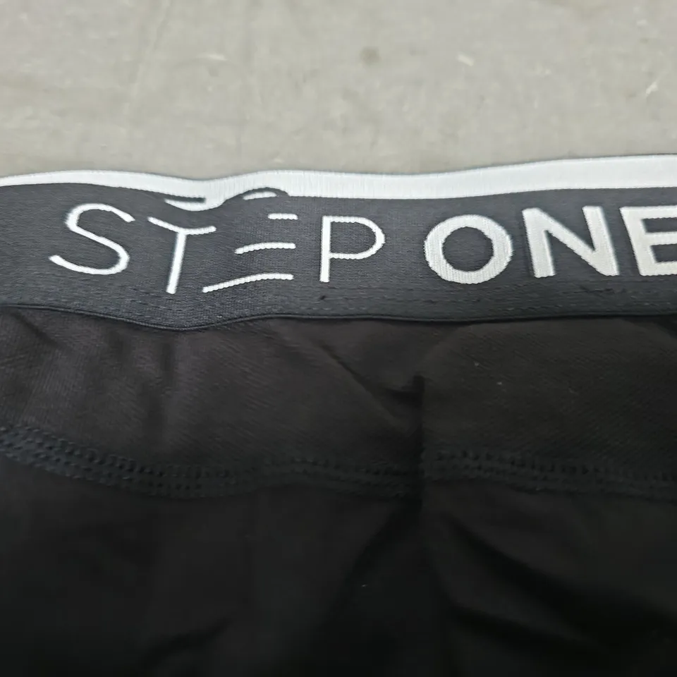2 PAIRS OF STEP ONE BOXER SHORTS - SIZE XL