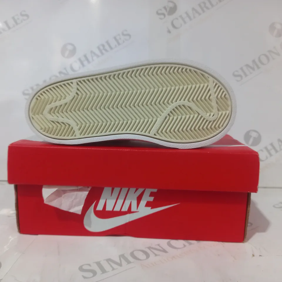 BOXED PAIR OF NIKE BLAZER MID '77 KIDS SHOES IN WHITE/PINK UK SIZE 9.5