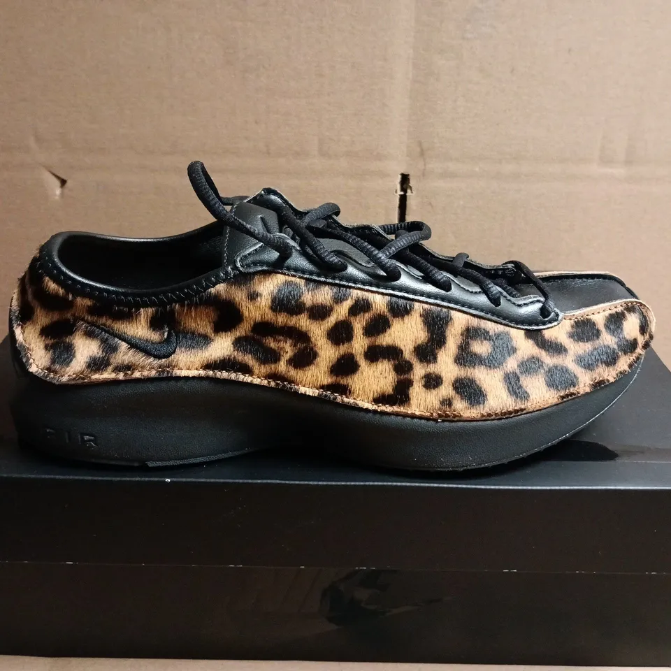 BOXED PAIR OF NIKE AIR SUPERFLY LX TRAINERS - WOMENS - UK SIZE 7