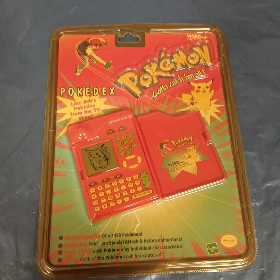 POKÉMON POKÉDEX HANDHELD GAME – TIGER ELECTRONICS, RED, BOXED
