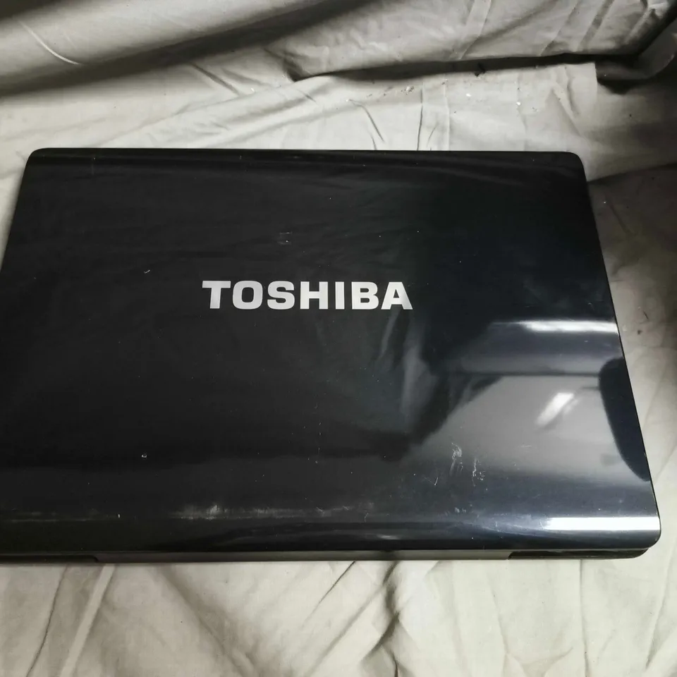 TOSHIBA SATELLITE P200-17C LAPTOP