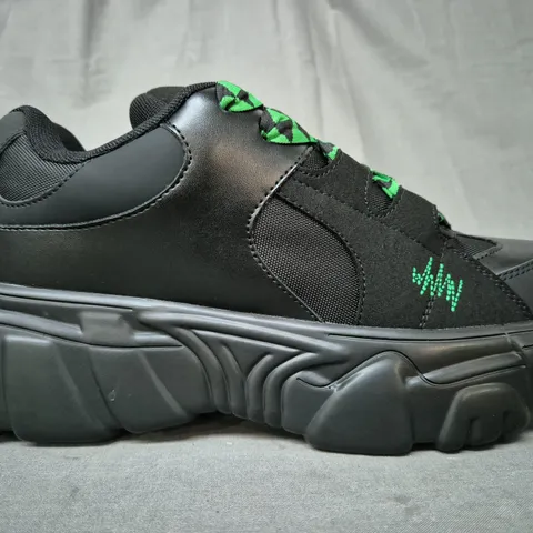 BOXED PAIR OF KOI RICTA FLIP MEN'S CHUNKY TRAINERS IN BLACK/GREEN UK SIZE 9