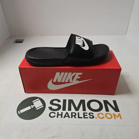 BOXED PAIR OF NIKE BENASSI JDI SLIDES IN BLACK - UK 9