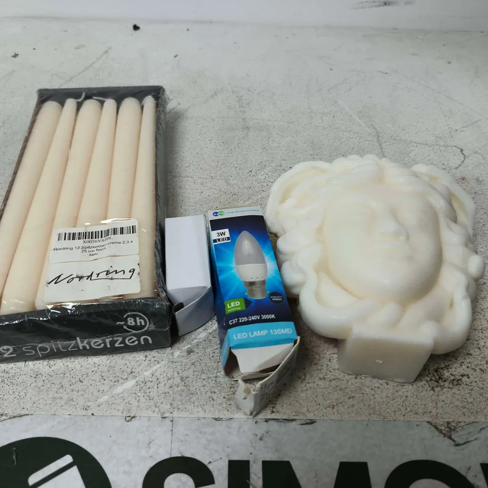 APPROXIMATELY 10 ASSORTED HOUSEHOLD PRODUCTS TO INCLUDE SCENTED CANDLES & BULBS