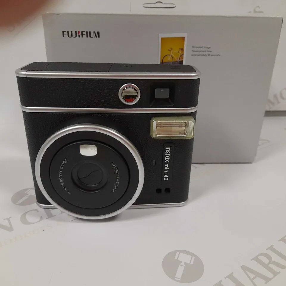 BOXED FUJIFILM INSTAX MINI 40 INSTANT CAMERA