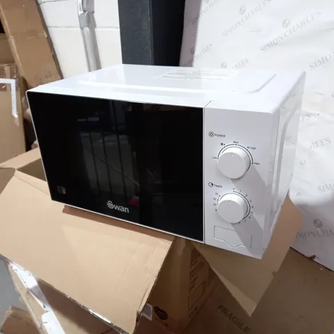 SWAN 700W MANUAL MICROWAVE