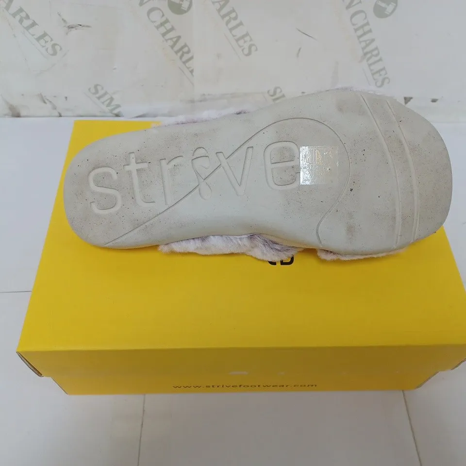 BOXED PAIR OF STRIVE SANDALS WITH LIGHT PURPLE FAUX FUR STRAPS SIZE UK 7 