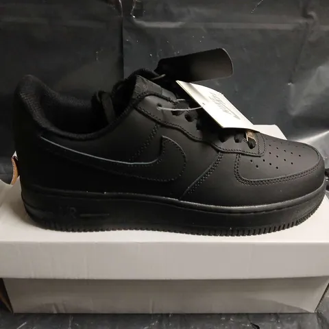 BOXED PAIR OF NIKE AIR BLACK LEATHER SNEAKER – MEN'S - UK SIZE 8.5