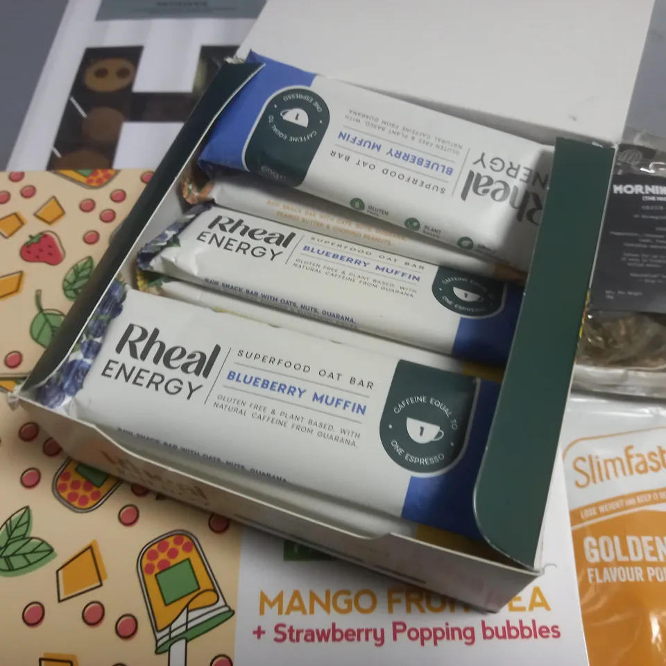 LOT OF 10 ASSORTED FOOD ITEMS TO INCLUDE BUBBLE TEA KITS, SUPERFOOD BARS AND GREEN TEA