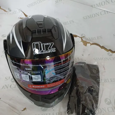 ORZ HELMETS AND GLOVES IN BLACK SIZE L