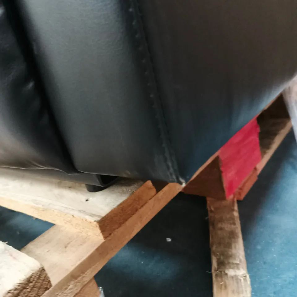 2 SEATER BLACK LEATHER RECLINING SOFA