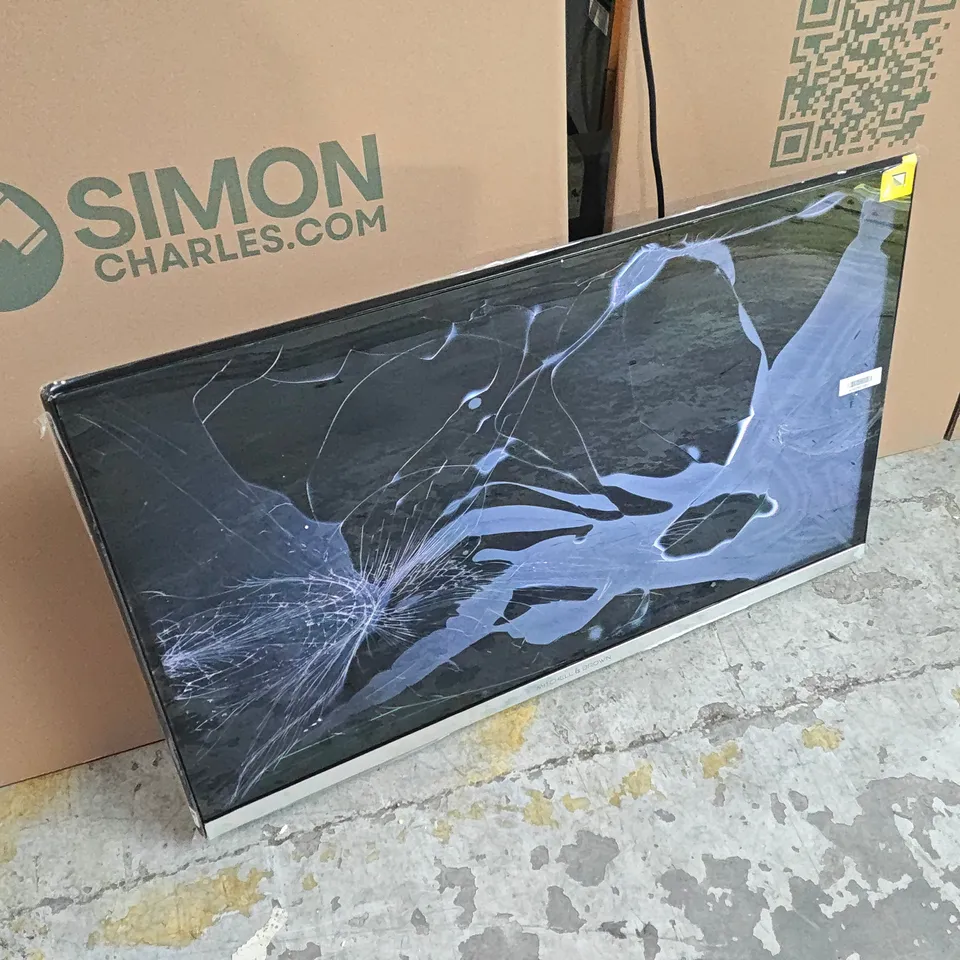 BOXED MITCHELL & BROWN 32" FULL HD QLED TV JB- 32Q1811 - POWERS ON - DAMAGED SCREEN 