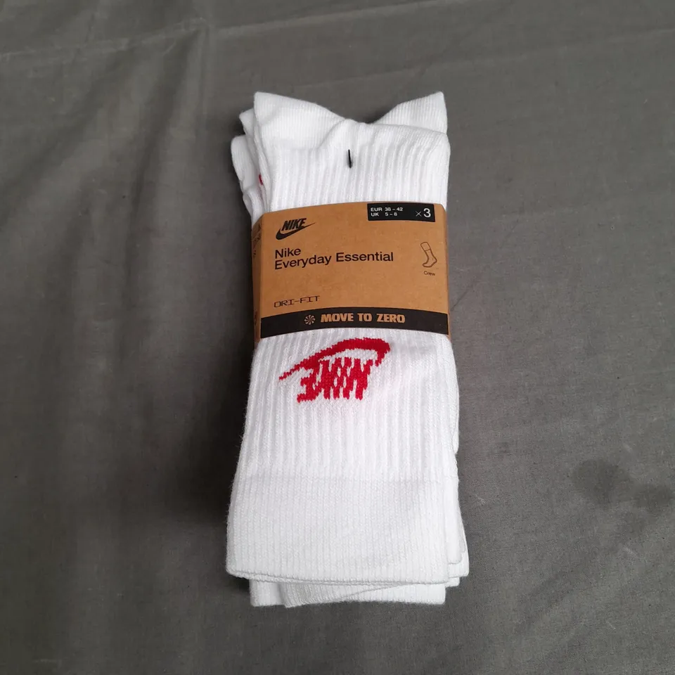 NIKE EVERYDAY ESSENTIALS DRI FIT IN WHITE  PACK OF 3 - UK 5-8