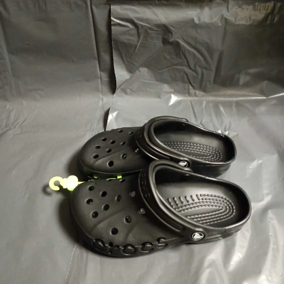 CROCS BLACK CLOGS – UNISEX SLIP-ON FOOTWEAR - SIZE EUR 37-38 