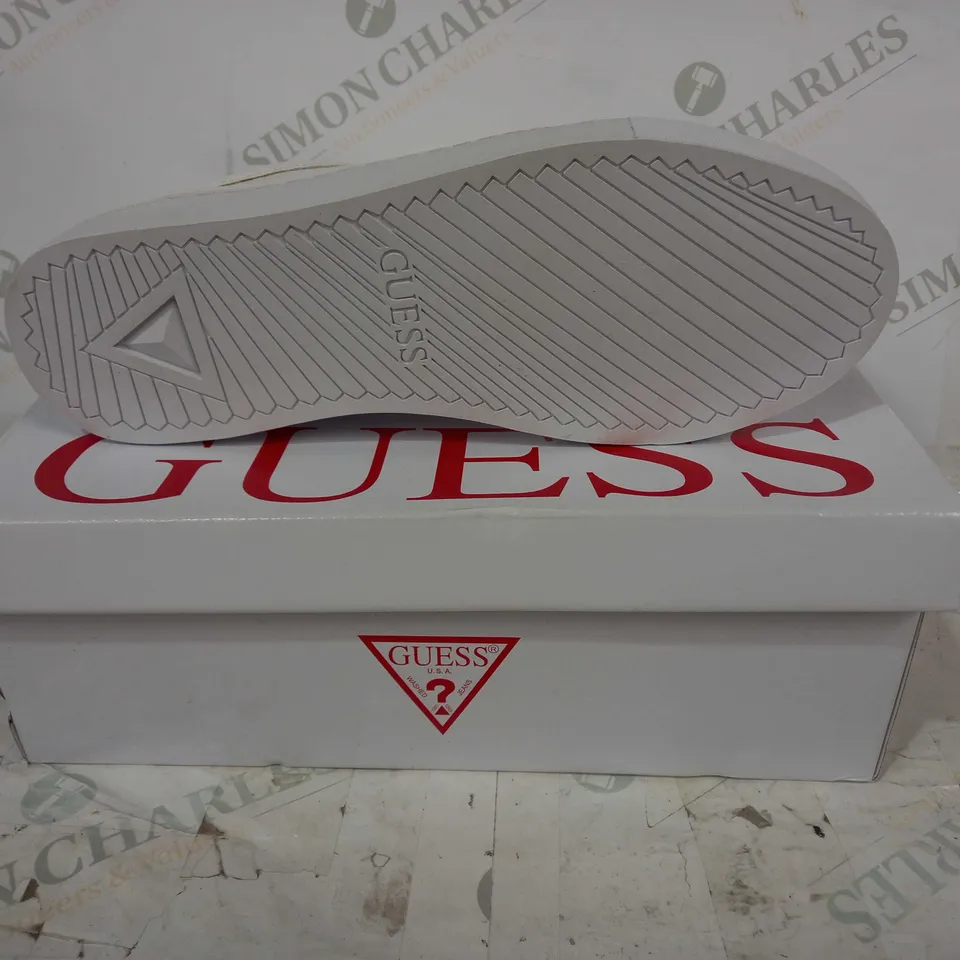 BOXED PAIR OF GUESS LARRY LOW TRAINERS IN WHITE UK SIZE 8
