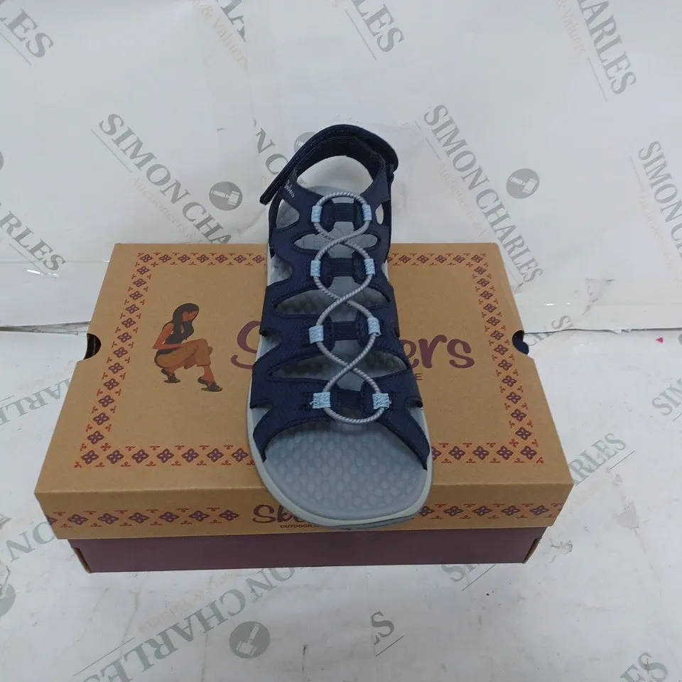 BOXED PAIR OF SKECHERS WALKING SANDALS SIZE 7