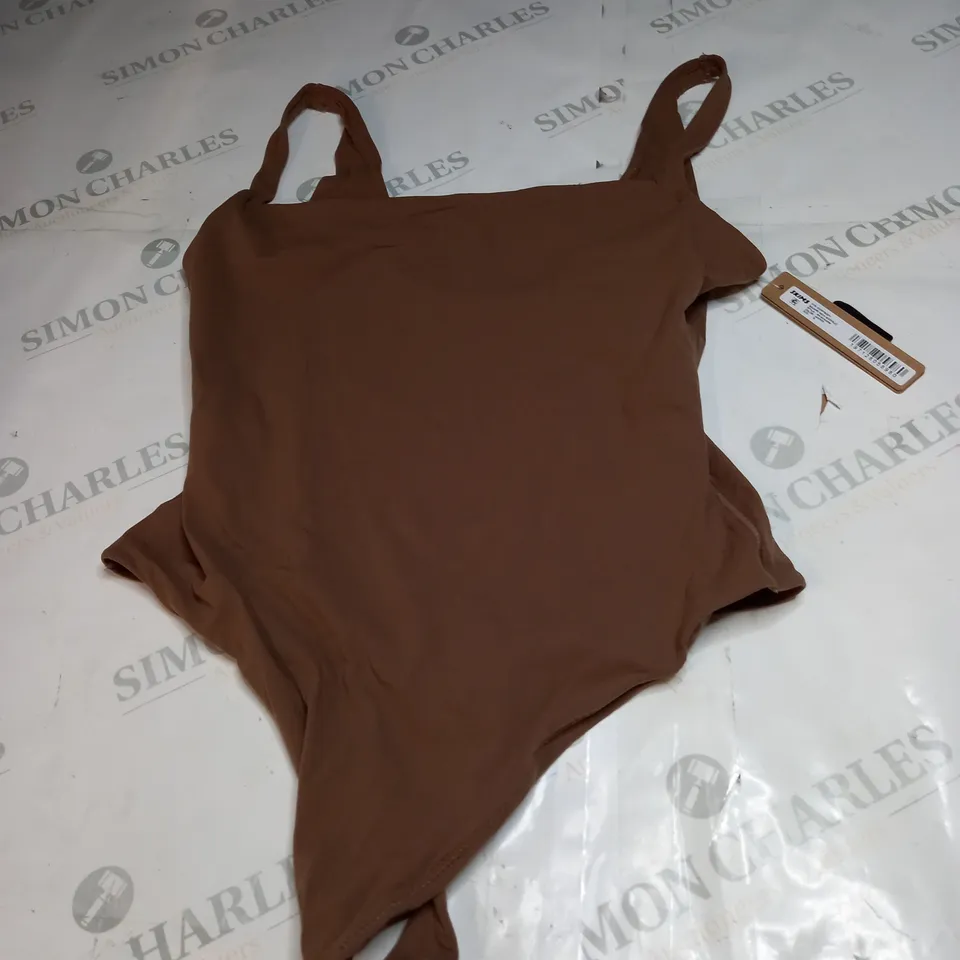 SKINS SQUARE NECK BODYSUIT SIZE M