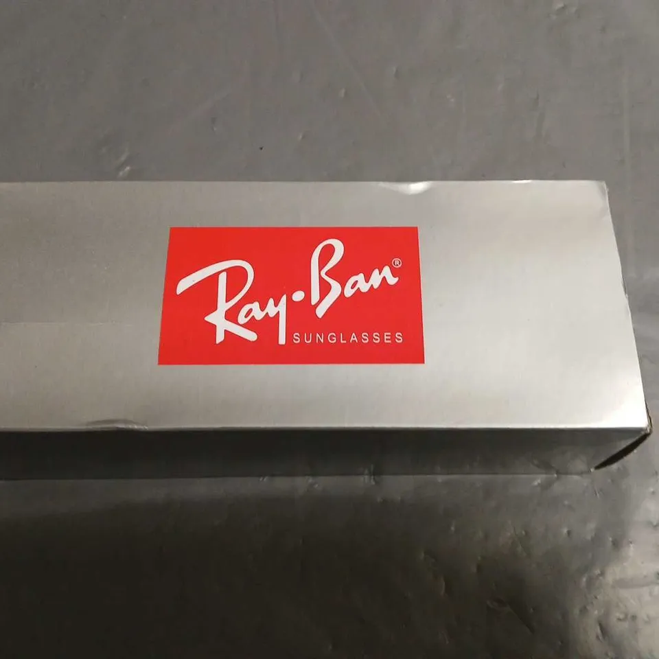 BOXED PAIR OF RAY BAN GLASSES WITH REFLECTIVE LENS 