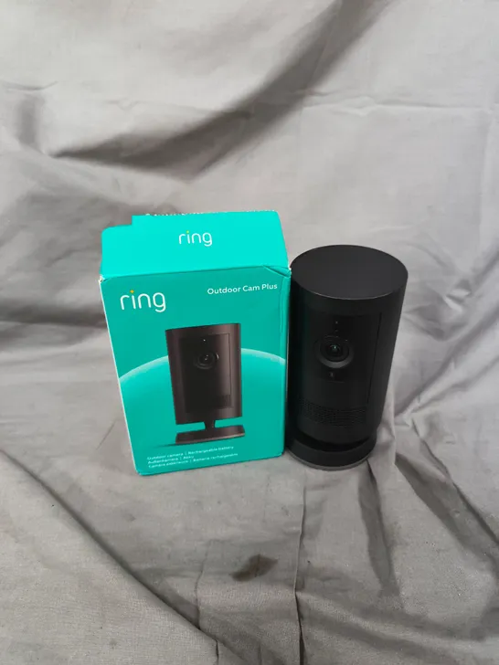 Lot 3067: RING OUTDOOR CAM PLUS SECURITY CAMERA – BOXED - 5415431 ...